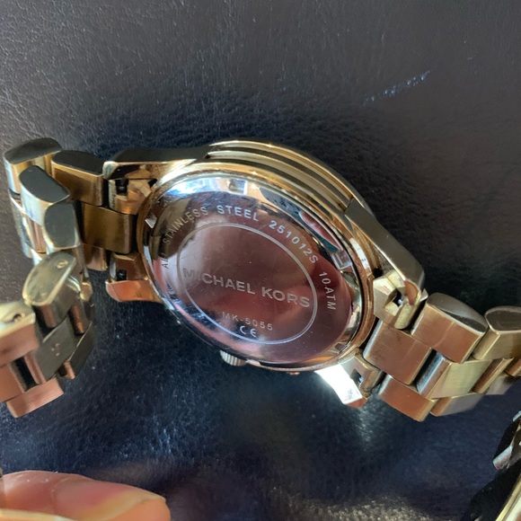 MICHAEL KORS WATCH - USED WITH BOX - Picture 5 of 7